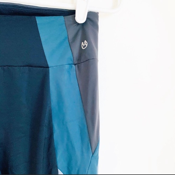 Maaji Fling Leggings Black Floral Side Panel - Picture 3 of 5